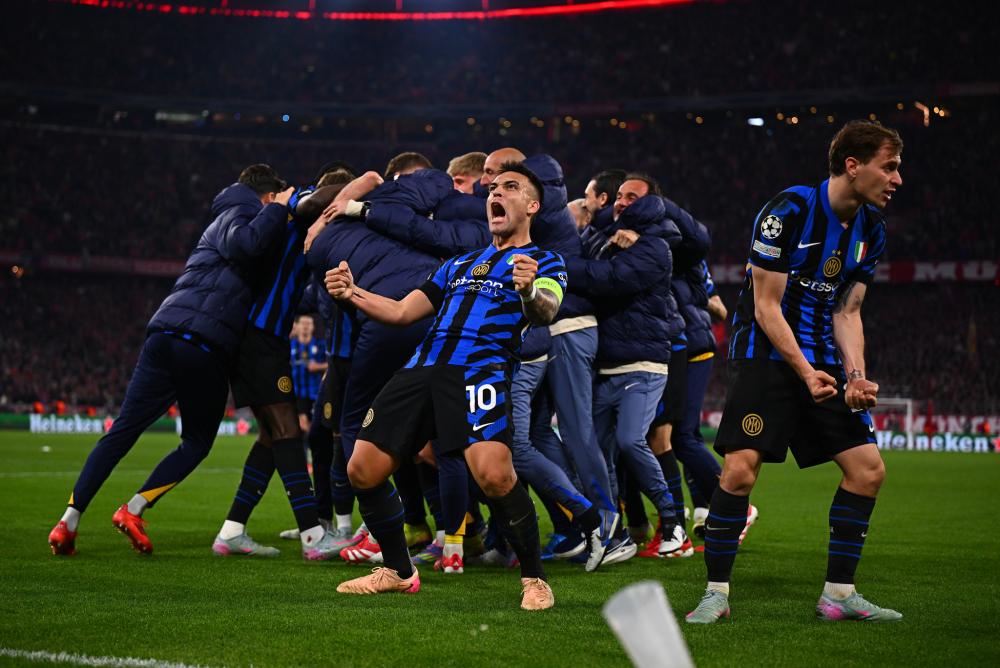 足球重新成 足球重新成